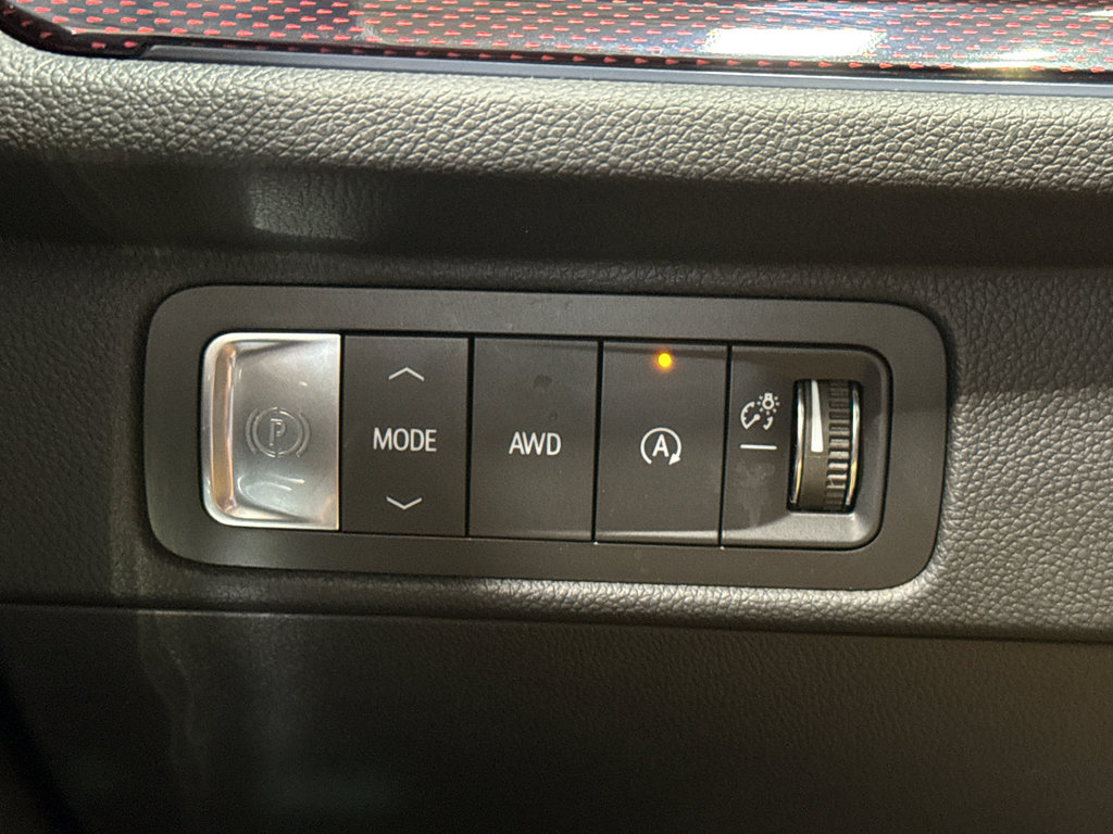 Used 2026 Chevrolet Traverse RS w/ LPO, Floor Liner Package AWD/4WD image 33