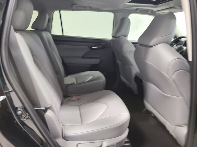 Certified 2026 Toyota Highlander XLE AWD/4WD image 18