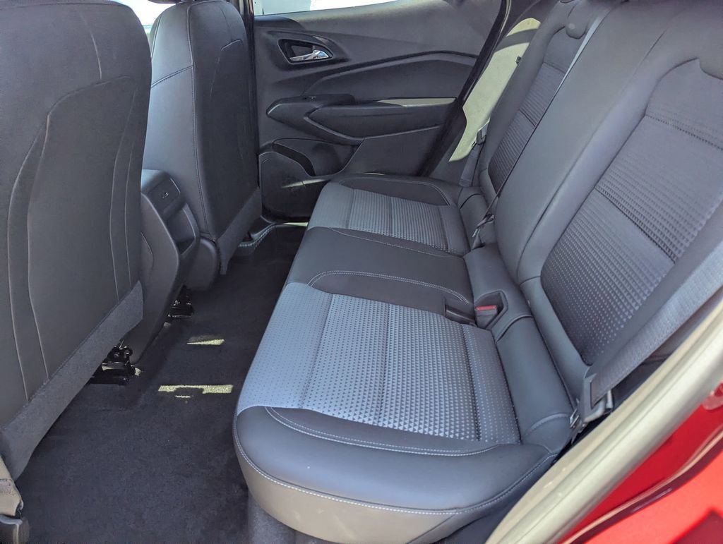 Used 2025 Chevrolet Trax LT w/ LT Convenience Package FWD image 25