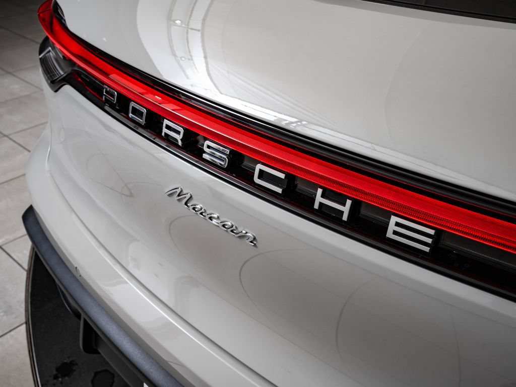 New 2026 Porsche Macan AWD/4WD image 19