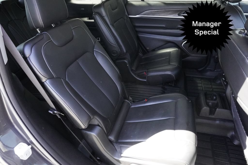 Used 2022 Jeep Grand Cherokee L Limited w/ Black Appearance Package AWD/4WD image 27