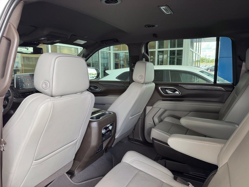 Used 2023 GMC Yukon XL SLT AWD/4WD image 22