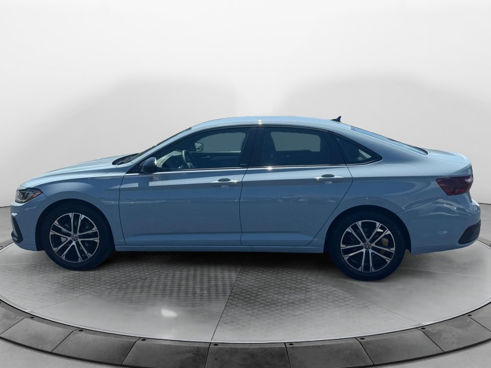 New 2026 Volkswagen Jetta Sport FWD image 4