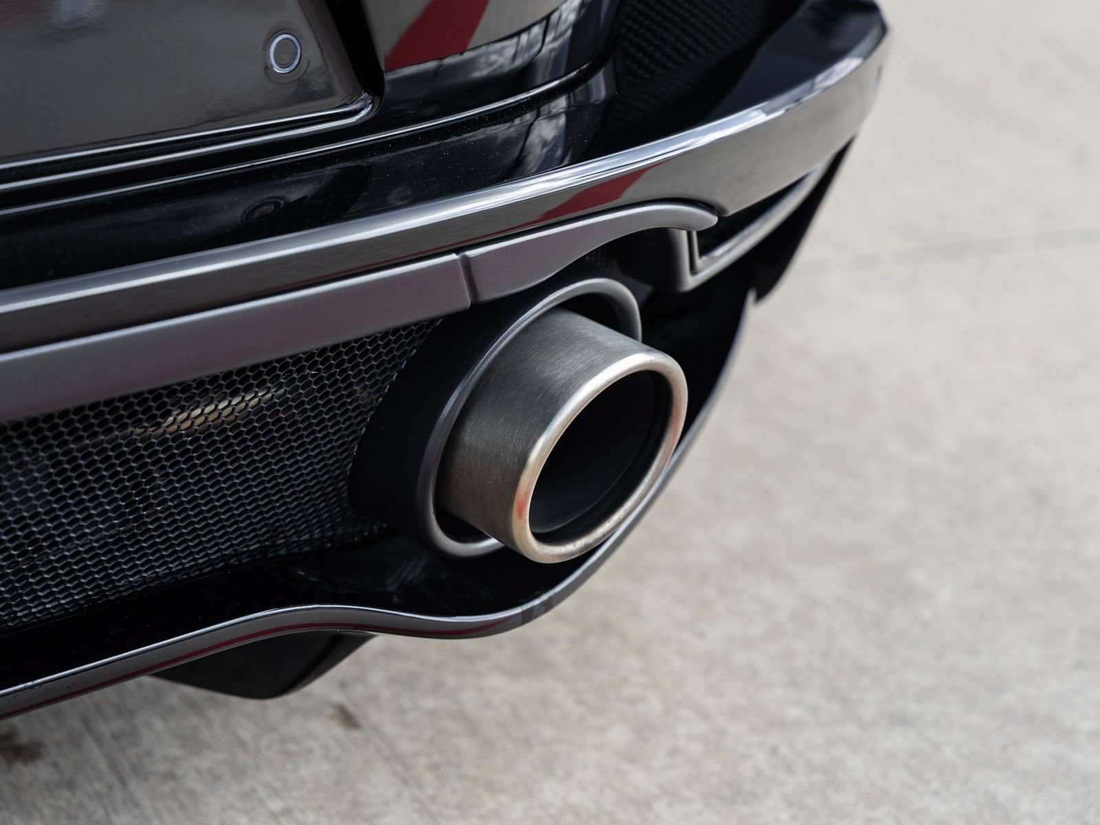 Used 2023 McLaren GT RWD image 15