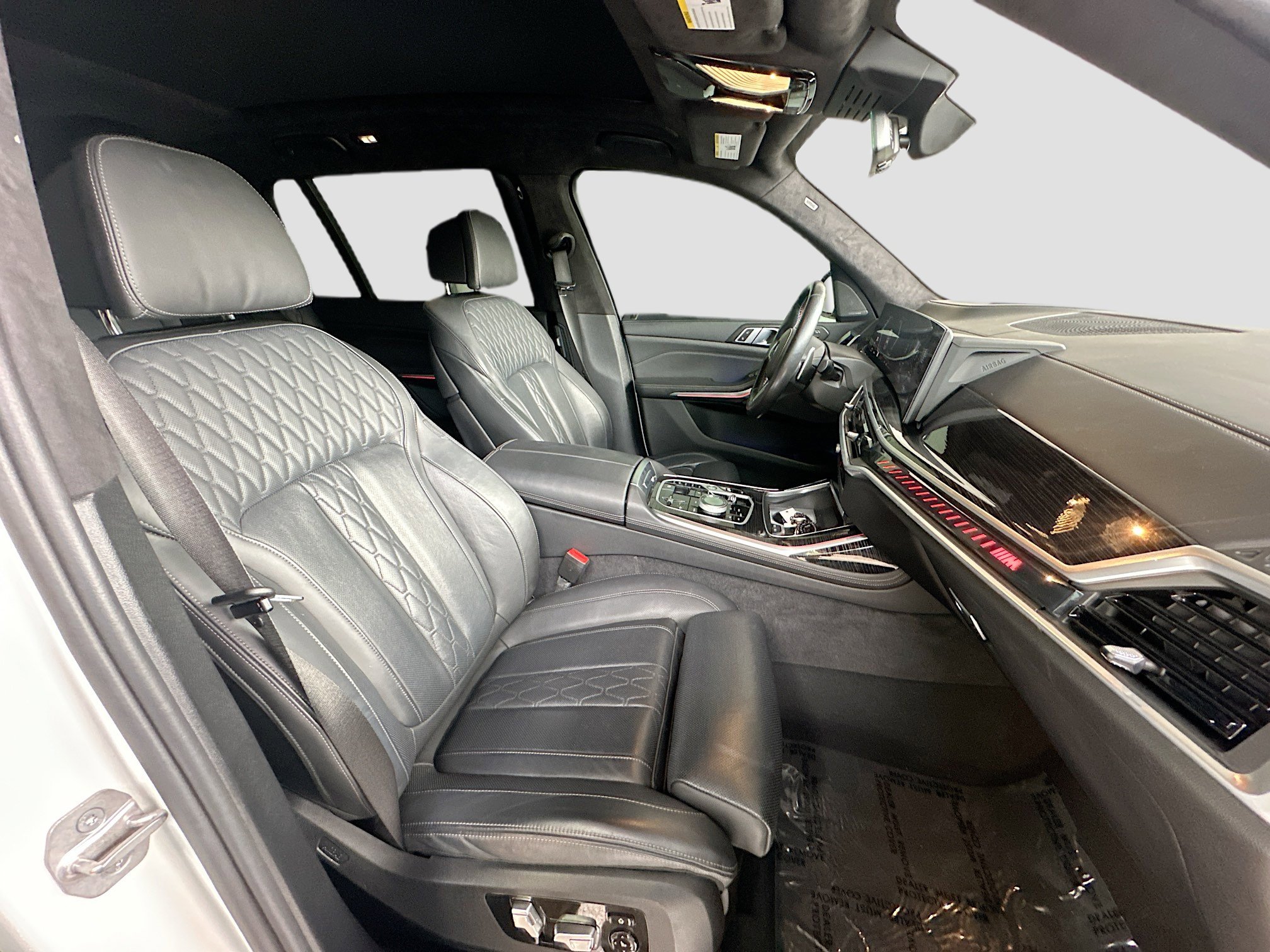 Certified 2025 BMW X7 M60i AWD/4WD image 30