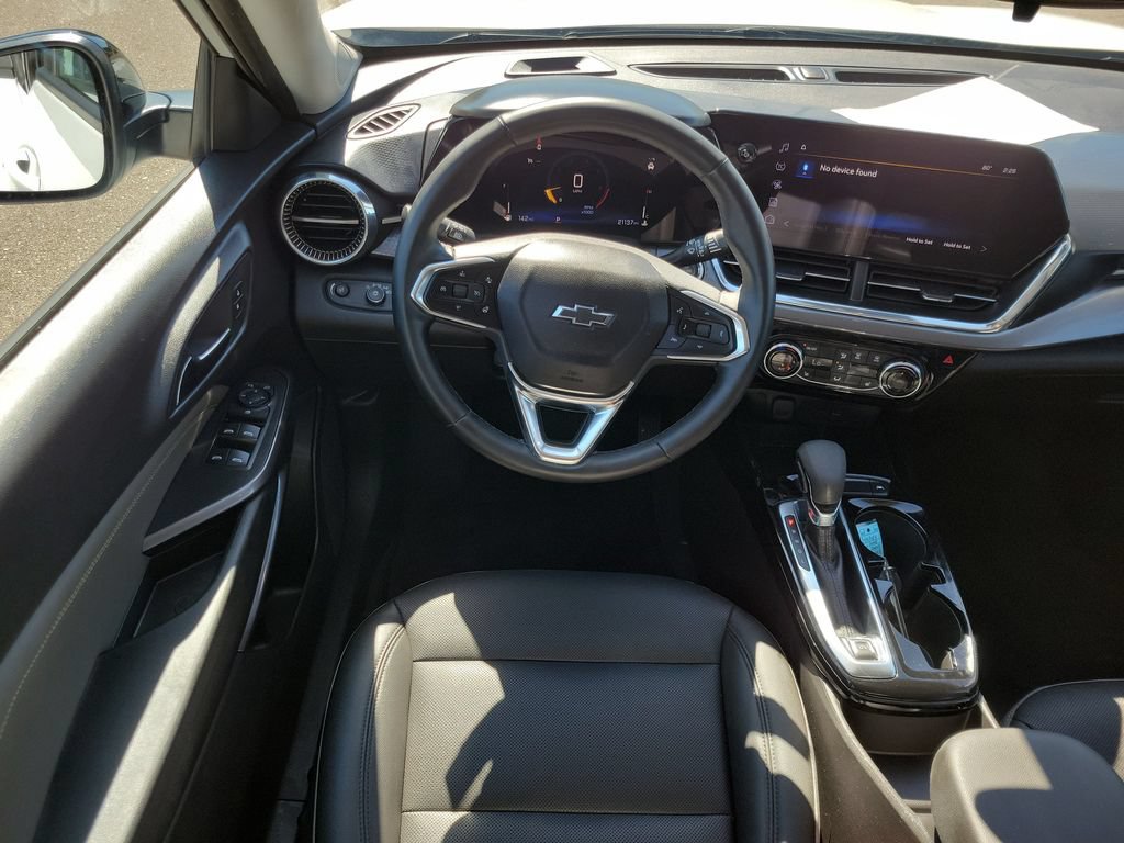 Used 2025 Chevrolet Trax ACTIV w/ Driver Confidence Package FWD image 28
