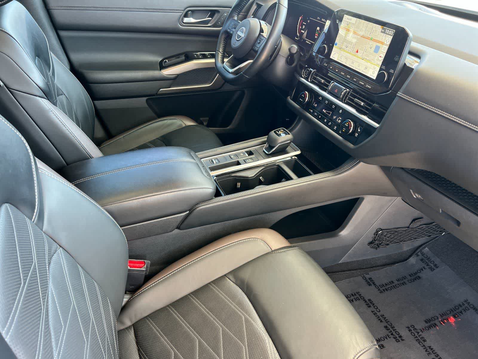 Used 2023 Nissan Pathfinder Platinum FWD image 17