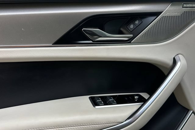 Certified 2024 Jaguar F-PACE R-Dynamic S AWD/4WD image 10