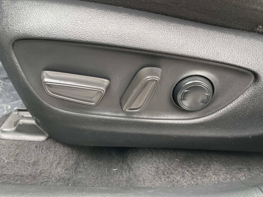 Used 2022 Toyota RAV4 XLE w/ Convenience Package FWD image 25