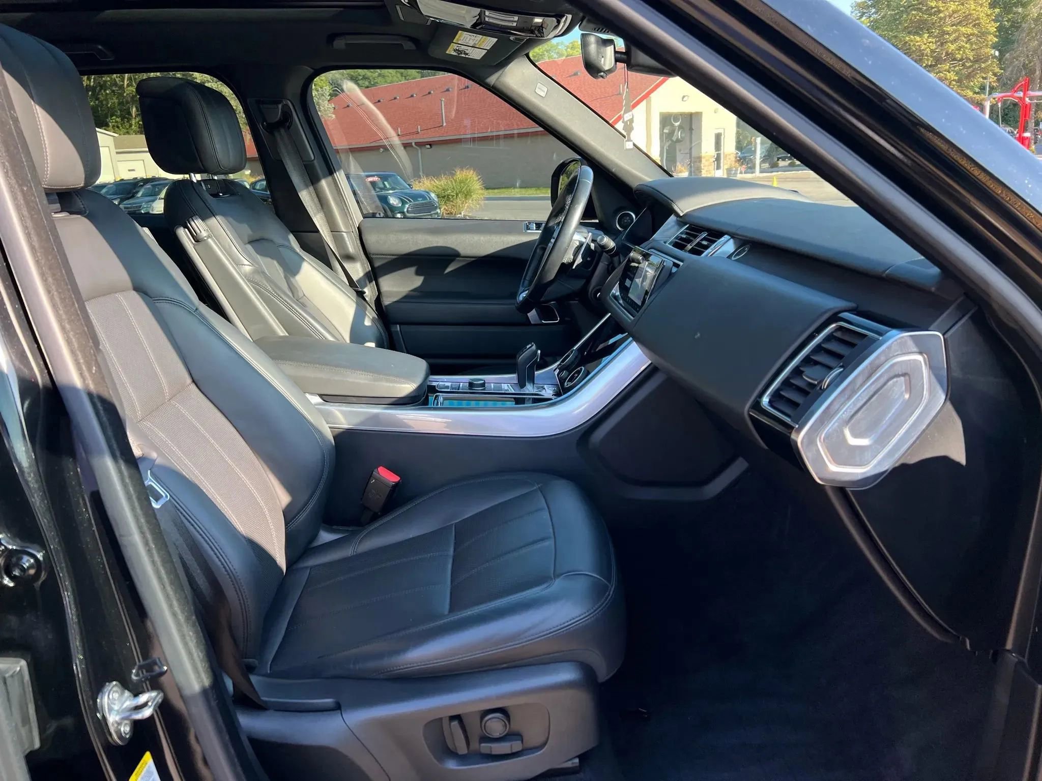 Used 2022 Land Rover Range Rover Sport HSE Silver Edition image 17