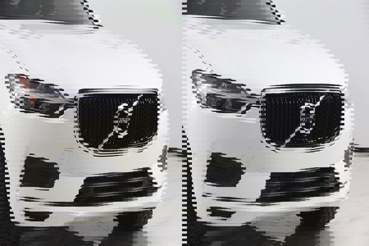 Used 2019 Volvo XC60 T5 Momentum w/ Multimedia Package image 39