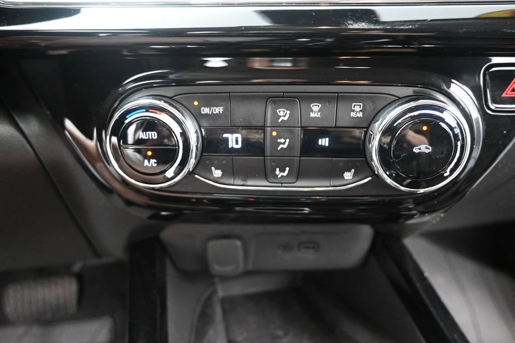 Used 2024 Chevrolet Trax ACTIV w/ Sunroof Package FWD image 29