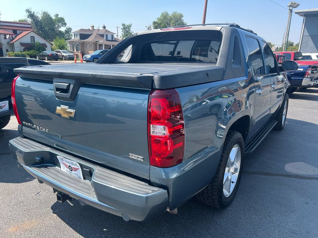 Used 2008 Chevrolet Avalanche LTZ w/ LTZ Preferred Equipment Group AWD/4WD image 7