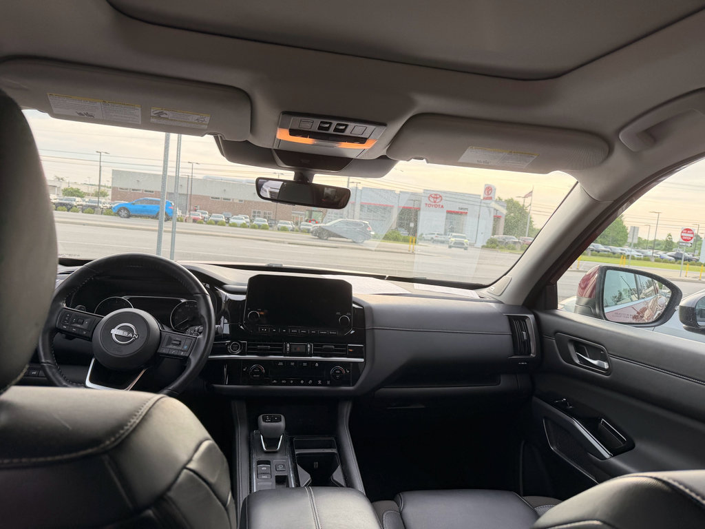 Certified 2024 Nissan Pathfinder SL w/ SL Premium Package FWD image 8