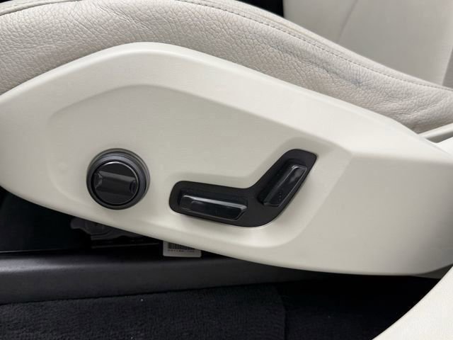 Certified 2023 Volvo XC90 B5 Plus w/ Protection Package Premier image 8