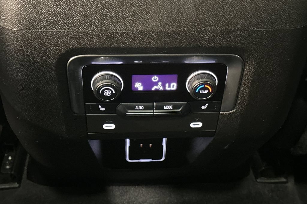 Used 2021 Chevrolet Tahoe High Country w/ Premium Package RWD image 14