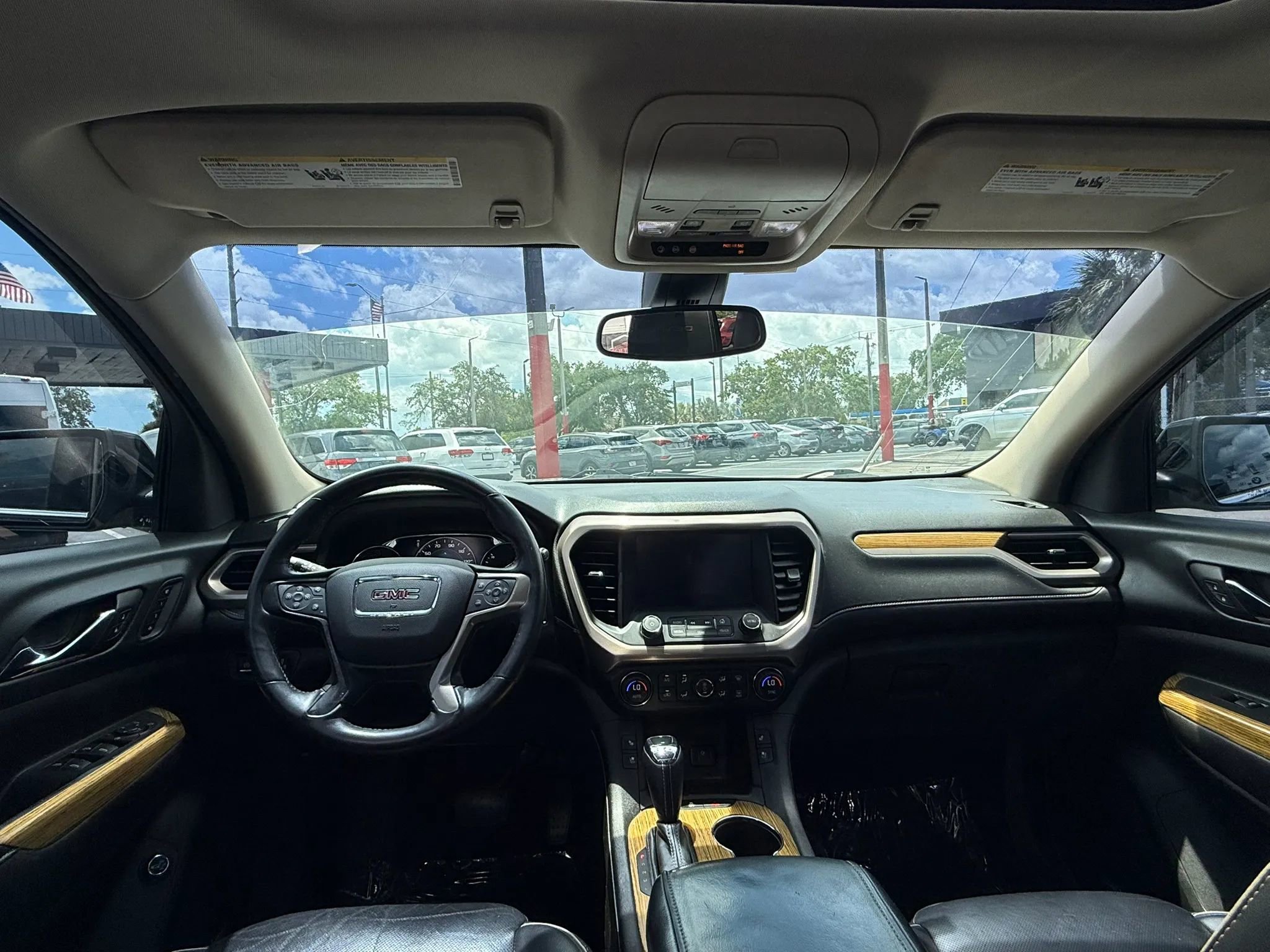 Used 2017 GMC Acadia Denali w/ Technology Package FWD image 17