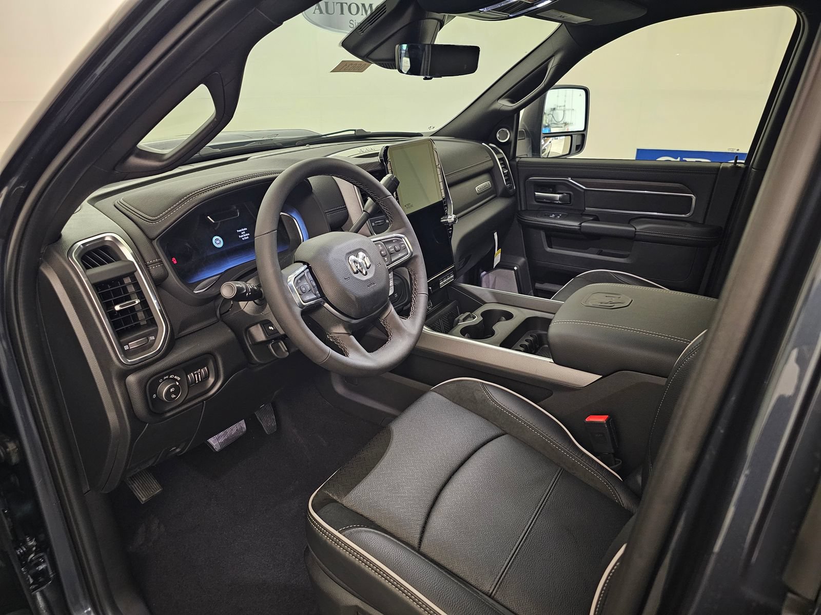 New 2026 RAM 2500 Laramie AWD/4WD image 3