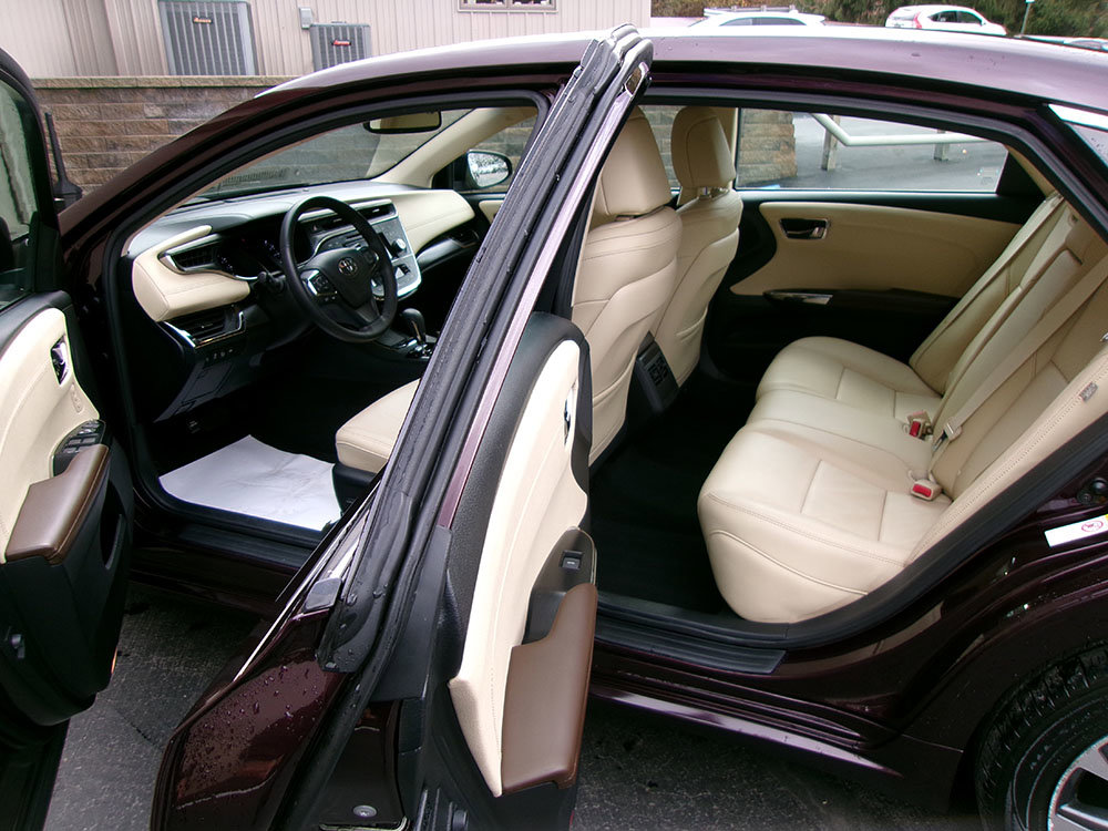 Used 2017 Toyota Avalon XLE Premium w/ Carpet Mat Package FWD image 15