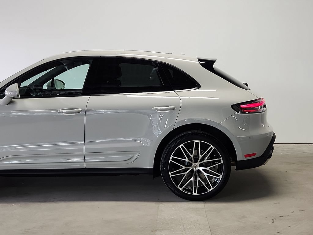 New 2026 Porsche Macan AWD/4WD image 7