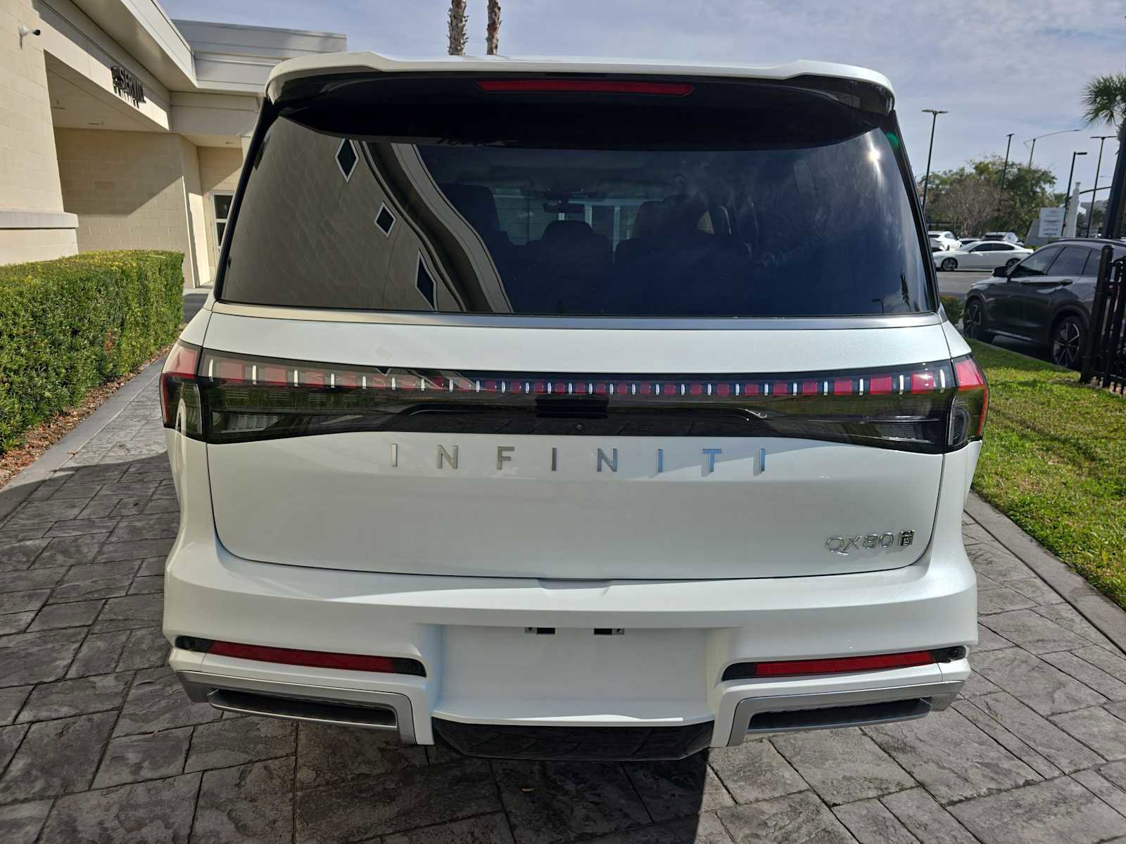 New 2026 INFINITI QX80 Luxe w/ Cargo Package image 5