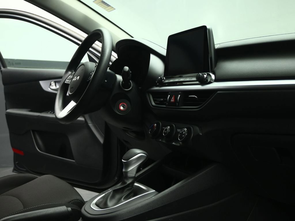 Certified 2024 Kia Forte LXS w/ LXS Technology Package image 59