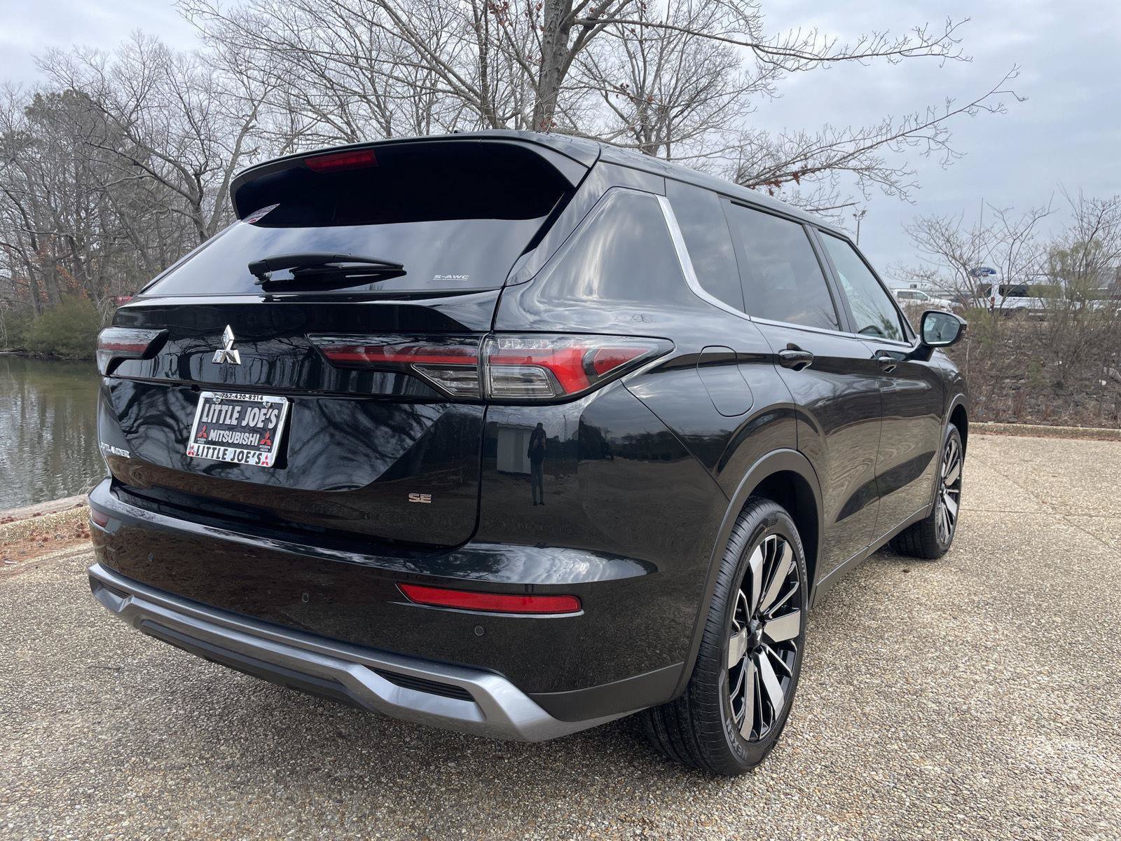 New 2026 Mitsubishi Outlander SE AWD/4WD image 4