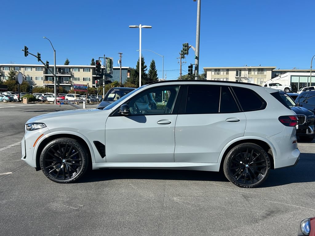 Used 2024 BMW X5 M60i AWD/4WD image 2