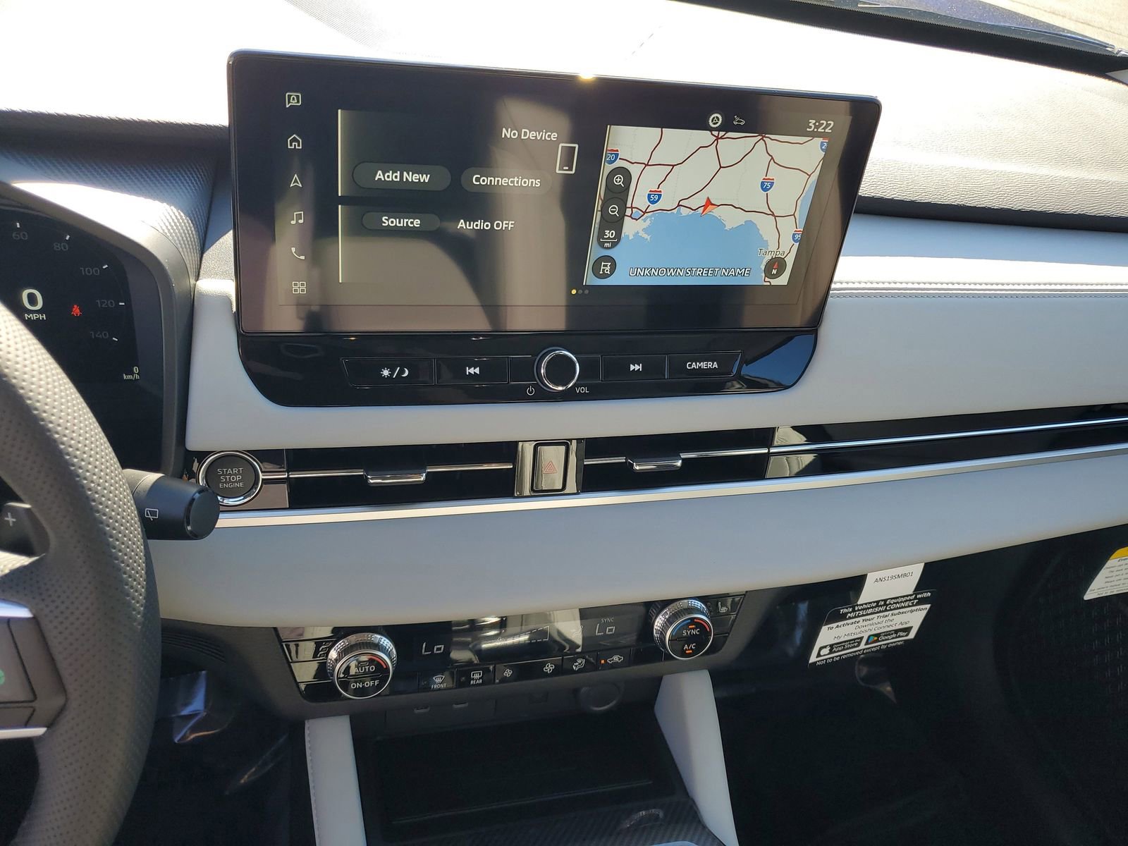 New 2025 Mitsubishi Outlander SE image 15