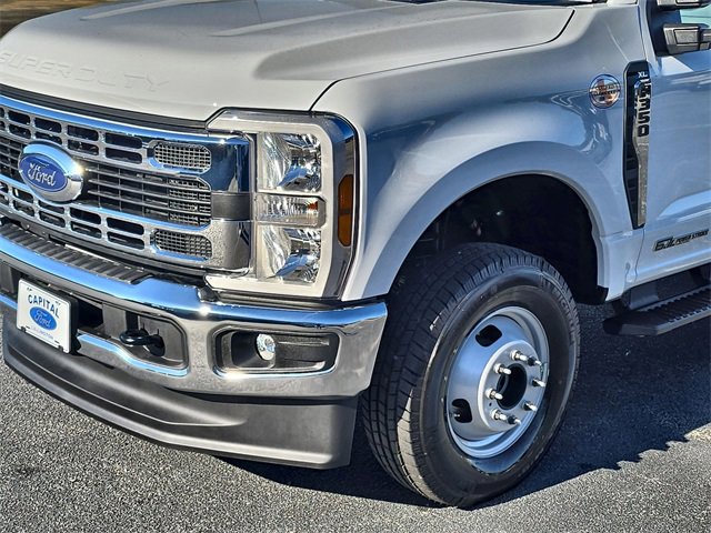 New 2026 Ford F350 XL w/ XL Chrome Package image 10
