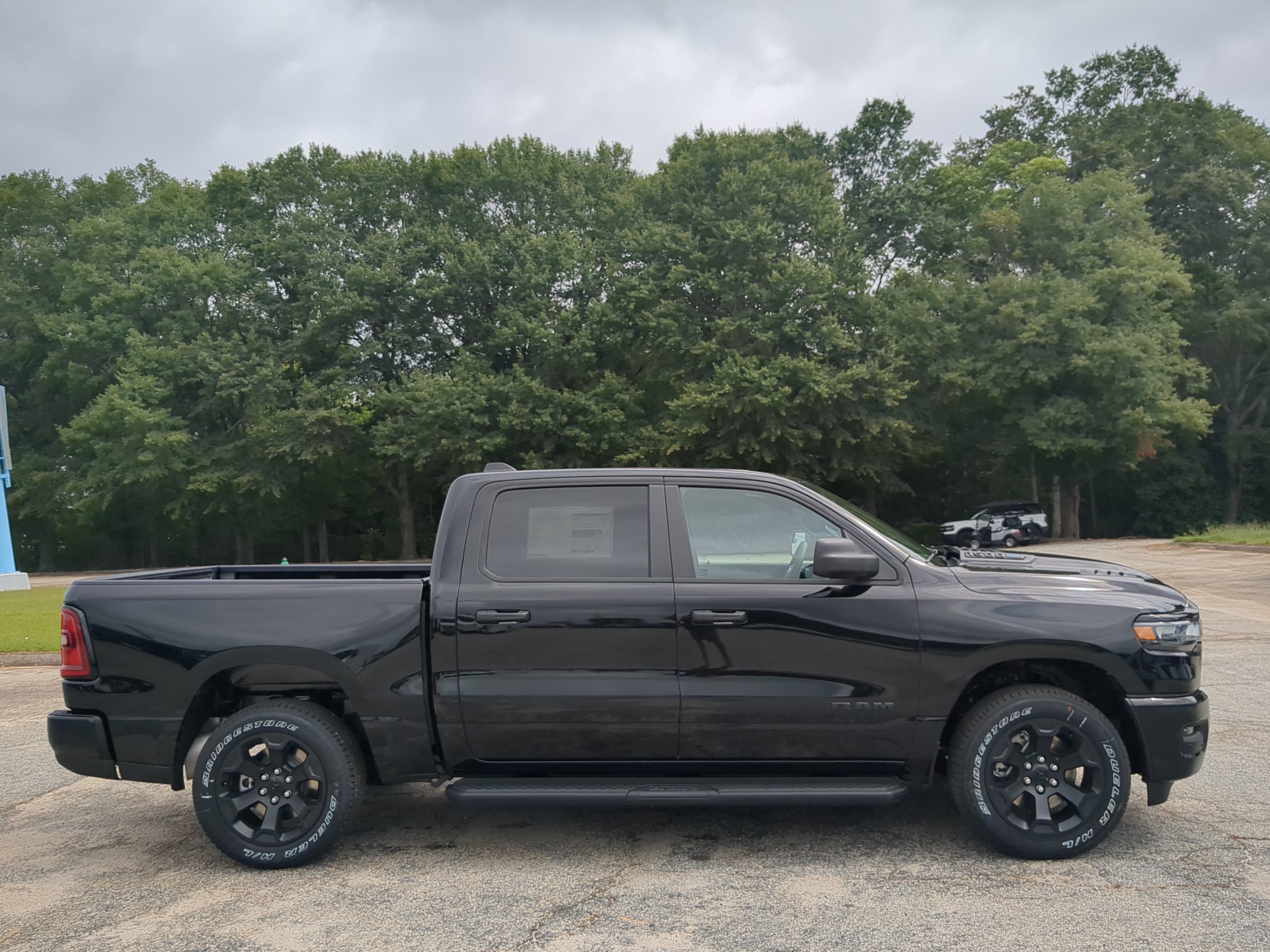 New 2026 RAM 1500 Express AWD/4WD video 2
