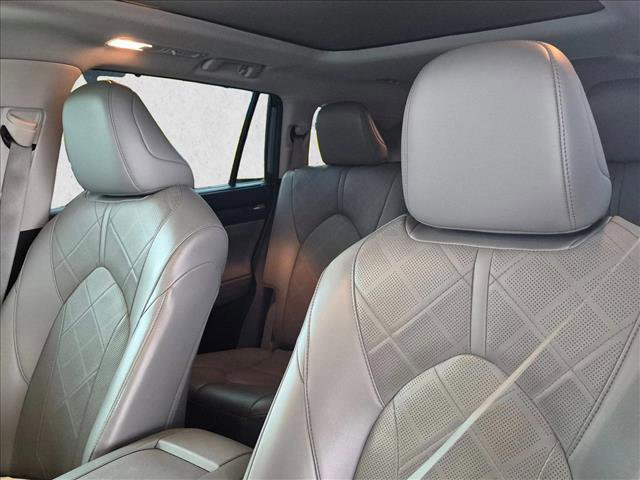 Used 2023 Toyota Highlander Platinum FWD image 13