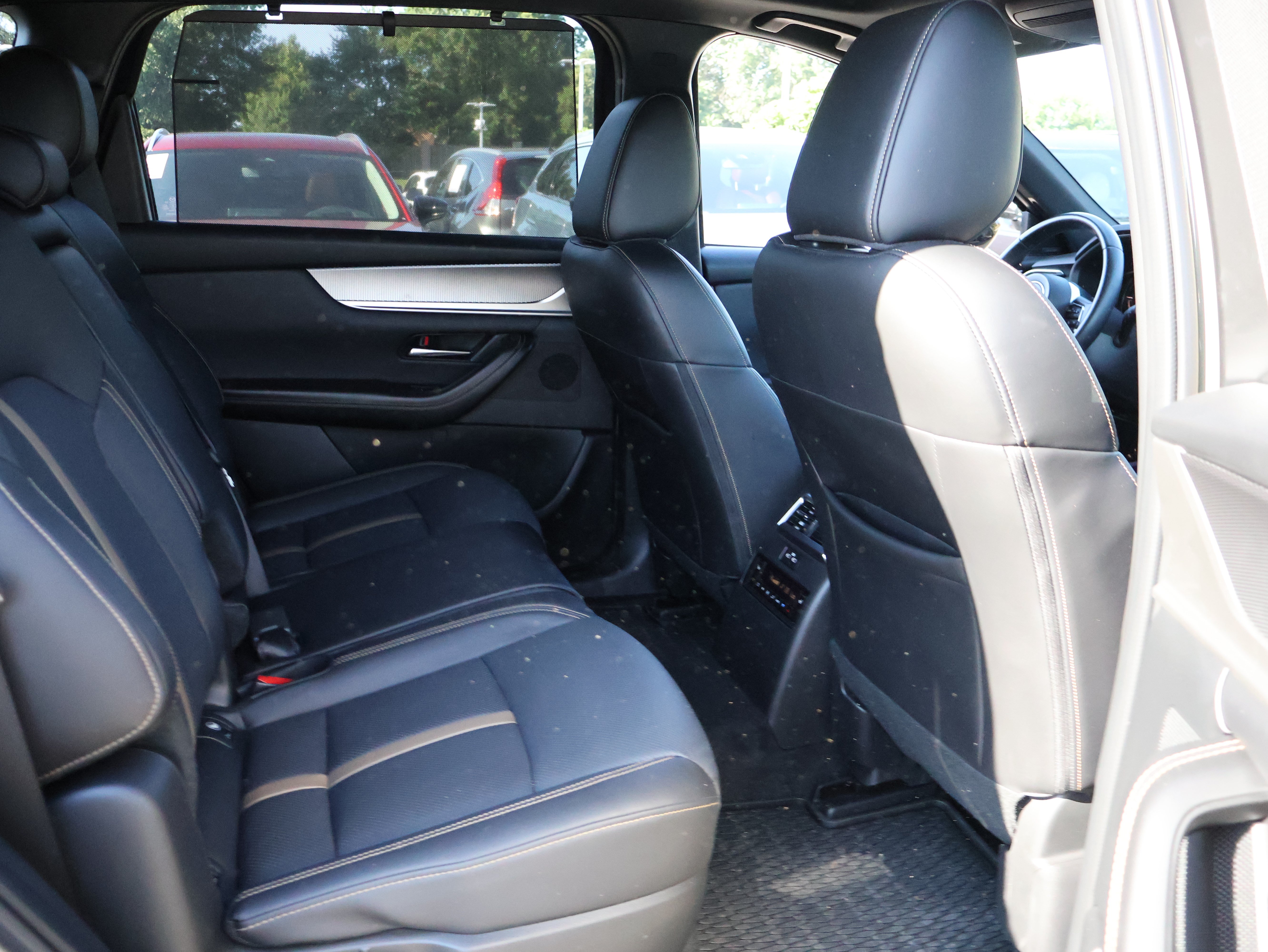 Used 2025 MAZDA CX-70 Plug-In Hybrid w/ Premium Plus AWD/4WD image 11