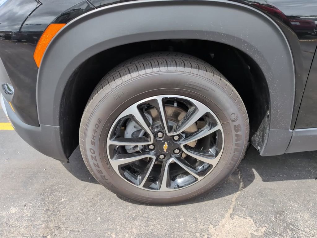 Used 2025 Chevrolet TrailBlazer LT FWD image 12
