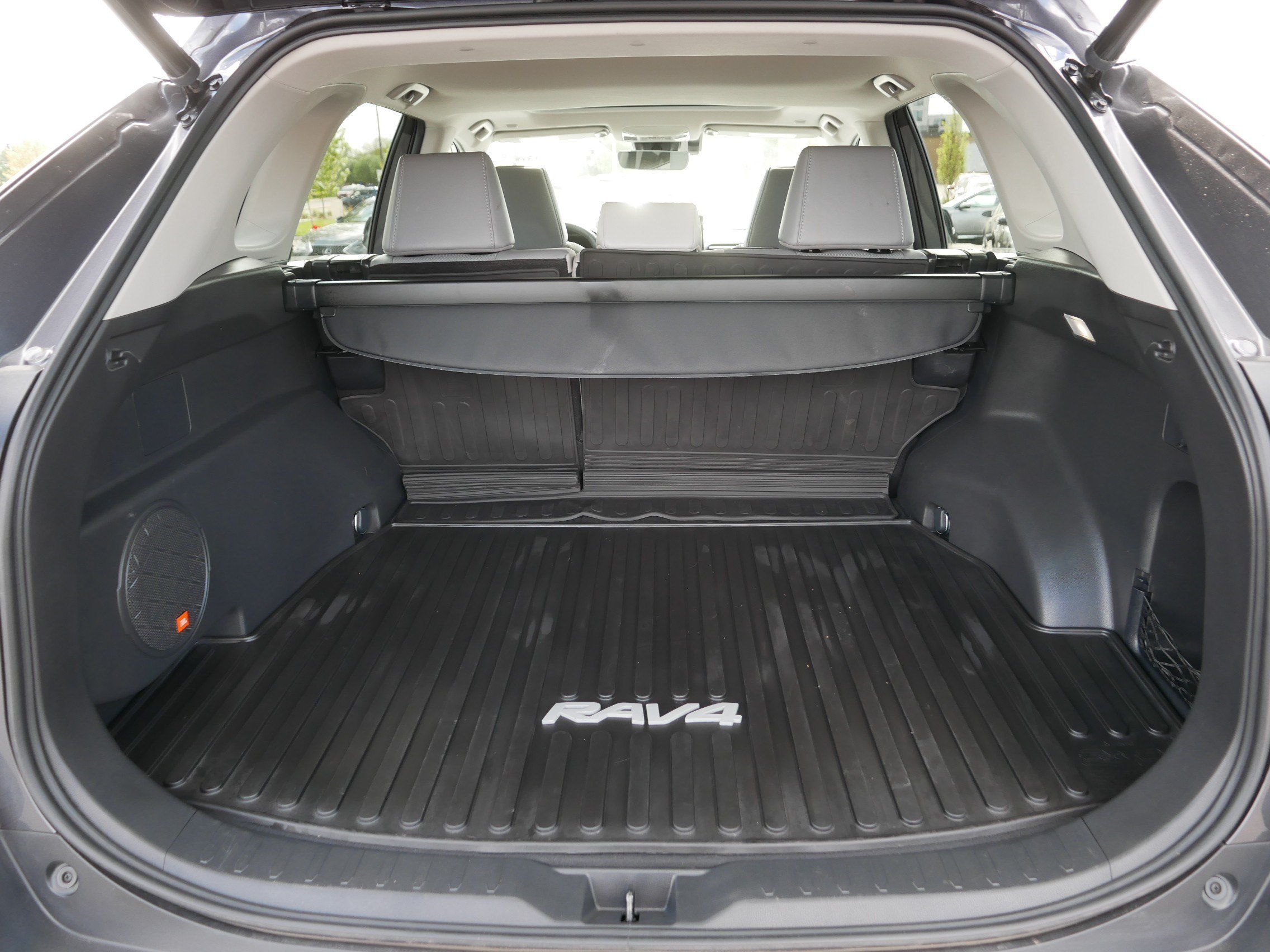 Used 2023 Toyota RAV4 Limited w/ Limited Grade Weather Package AWD/4WD image 18