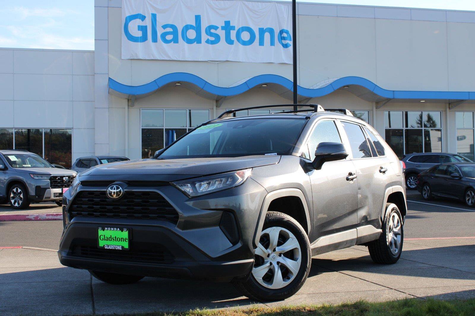 Used 2021 Toyota RAV4 LE AWD/4WD image 1