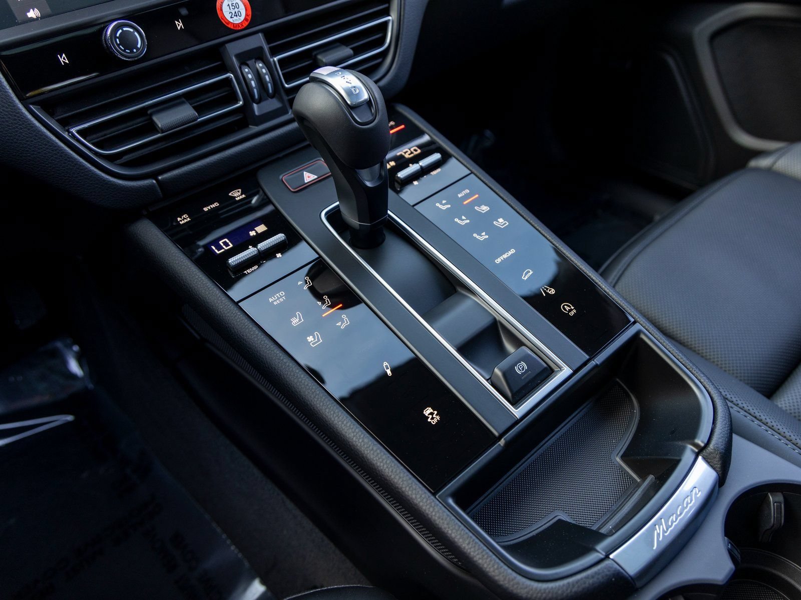 New 2026 Porsche Macan Turbo AWD/4WD image 37