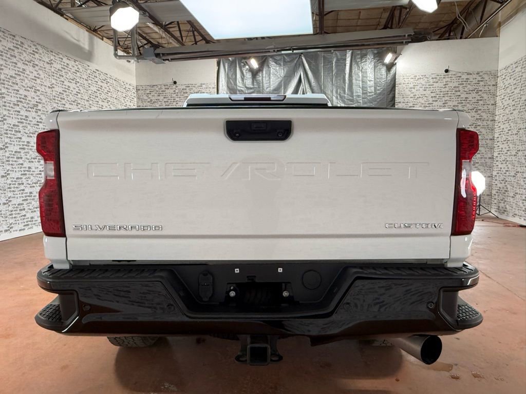 Used 2024 Chevrolet Silverado 2500 Custom w/ Custom Value Package image 4