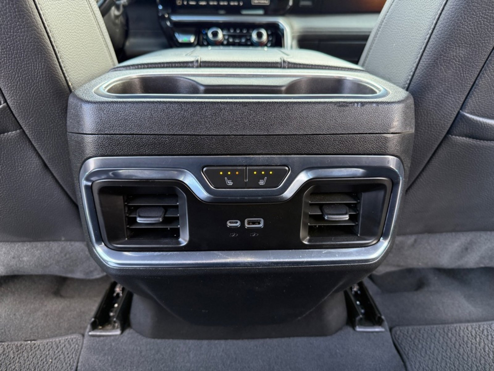 Used 2024 GMC Sierra 3500 Denali w/ Technology Package image 33