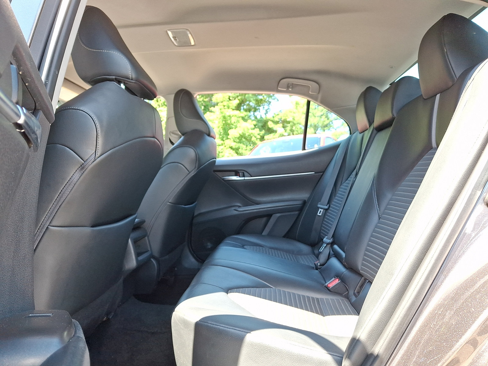 Used 2021 Toyota Camry SE FWD image 8