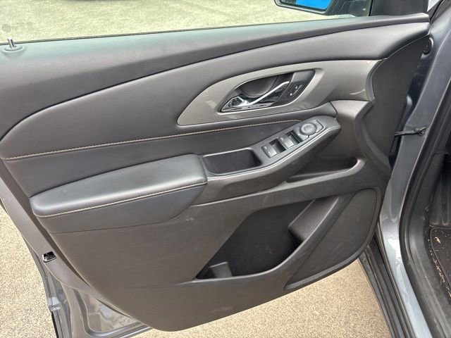 Used 2021 Chevrolet Traverse LS FWD image 27