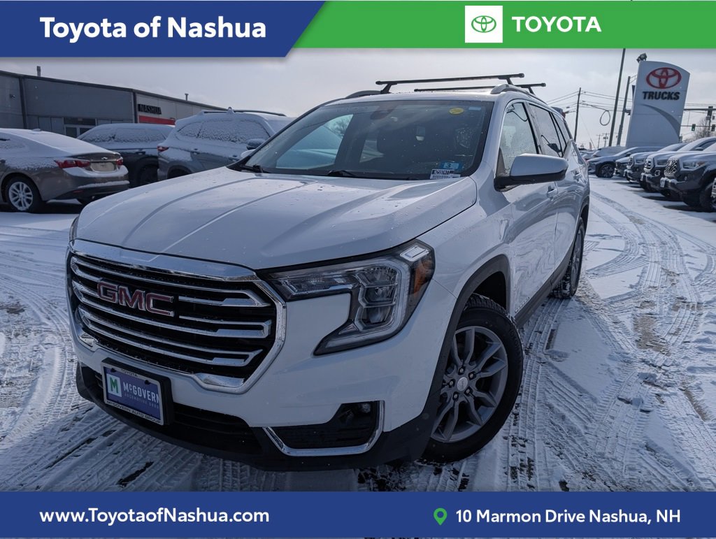 Used 2022 GMC Terrain SLT image 1