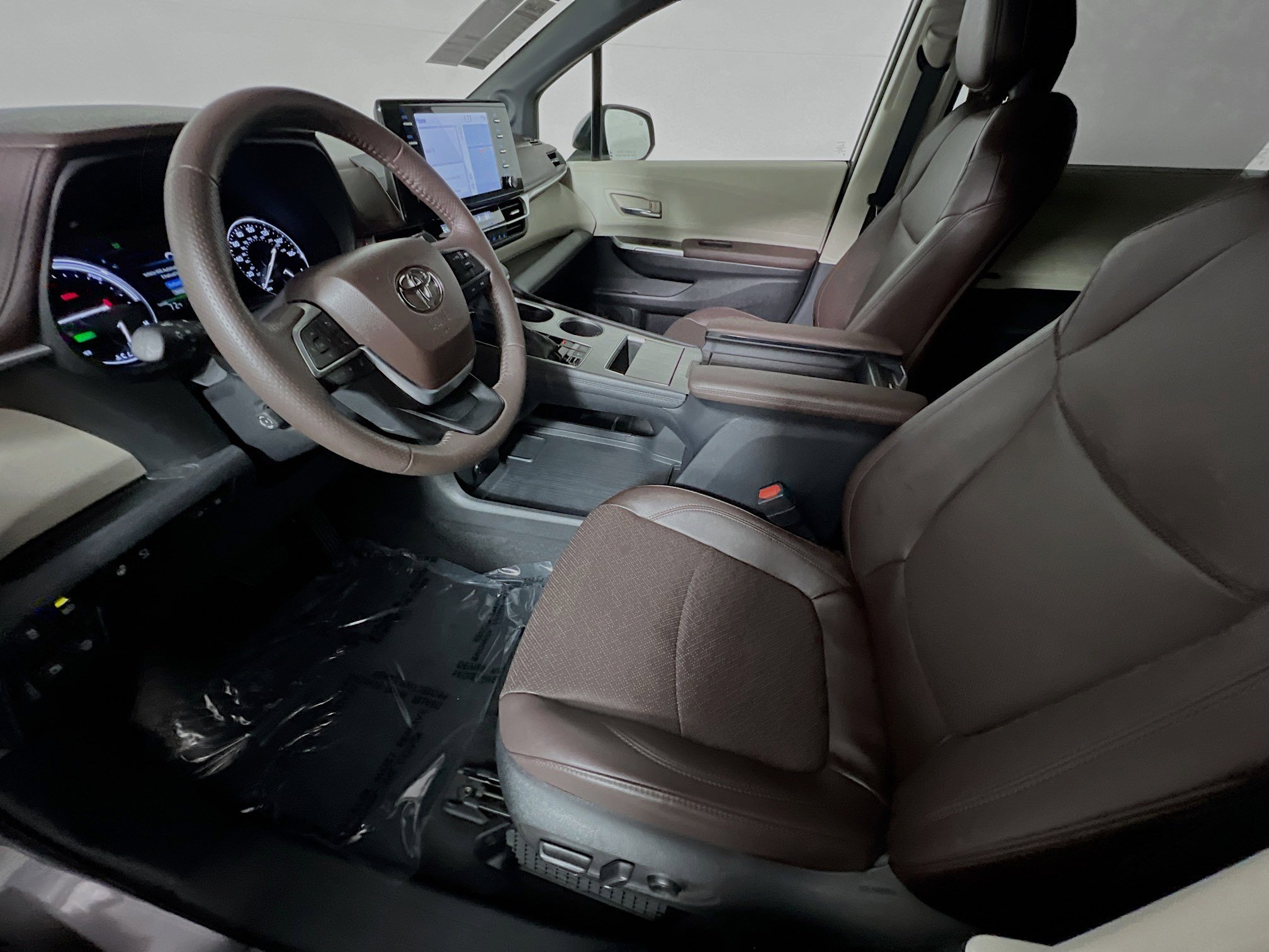 Used 2024 Toyota Sienna Platinum image 15