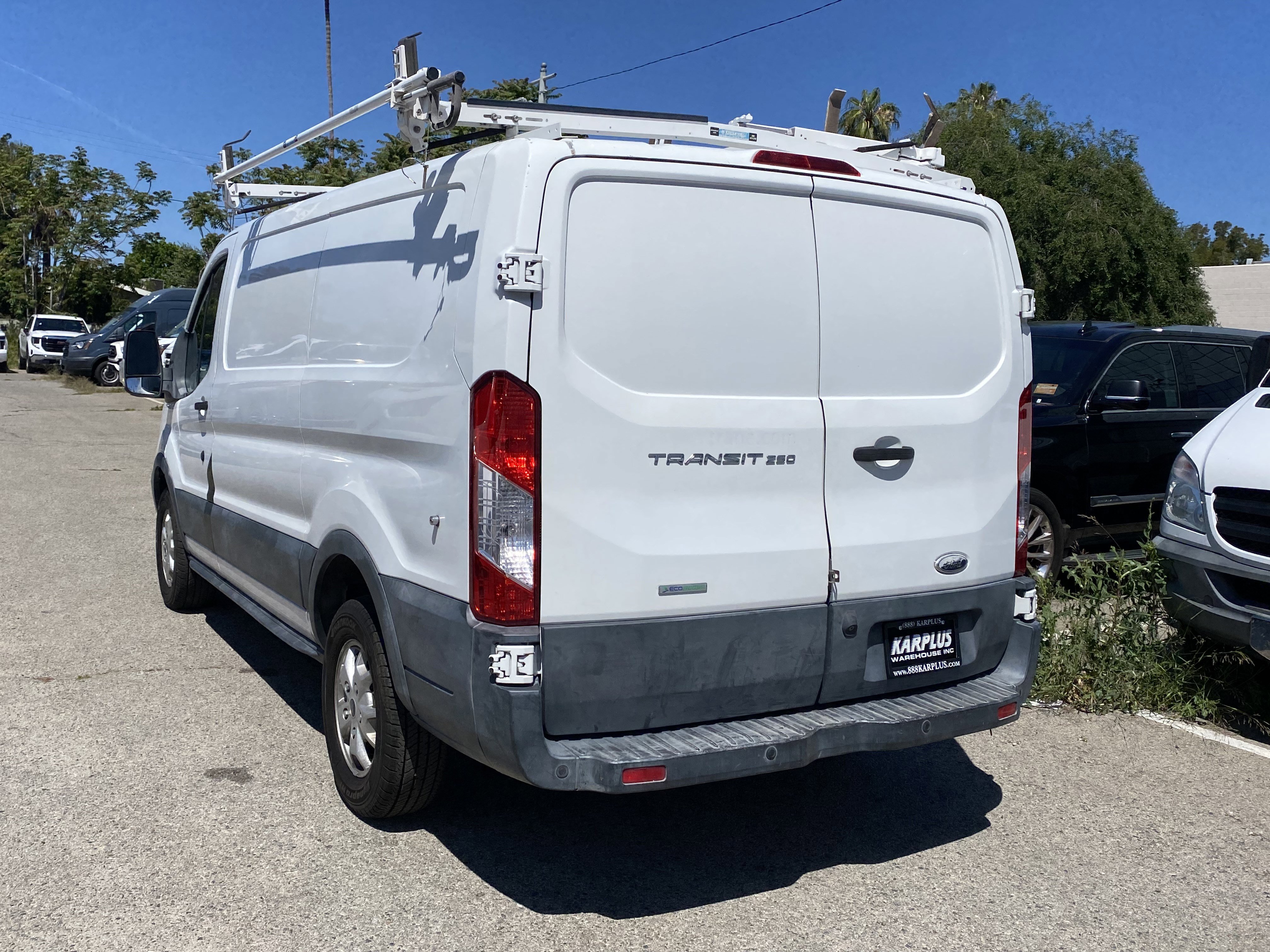 Used 2016 Ford Transit 250 130 Low Roof RWD image 8