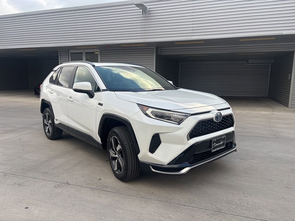Used 2021 Toyota RAV4 SE w/ Weather & Moonroof Package AWD/4WD image 3