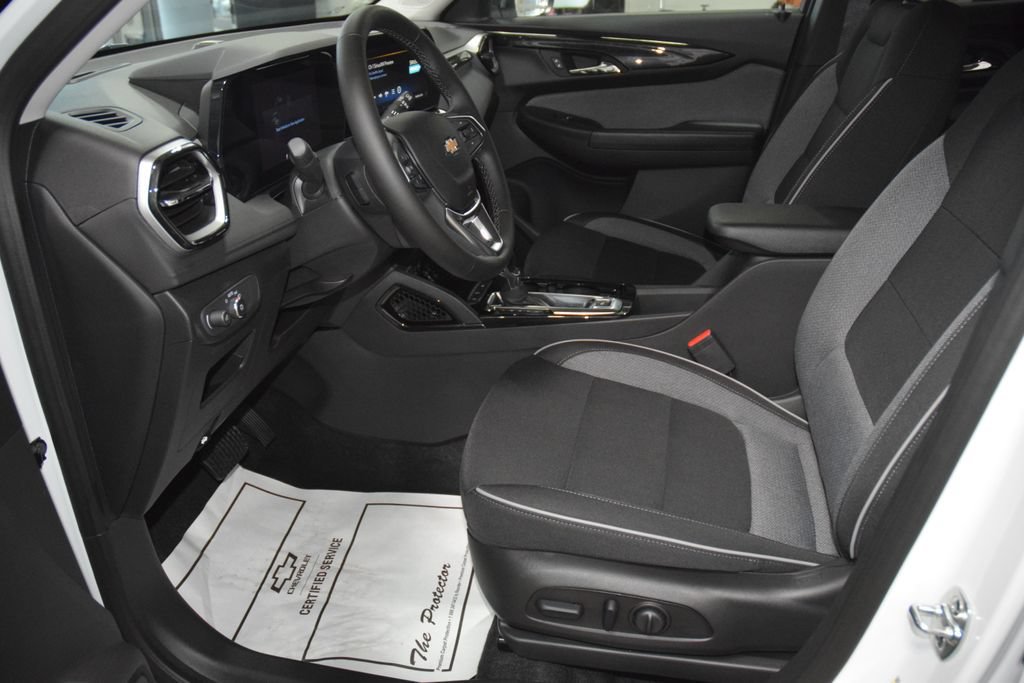 New 2026 Chevrolet TrailBlazer LT w/ Convenience Package FWD image 38