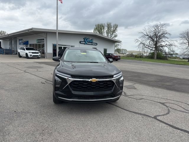 New 2026 Chevrolet Trax LT w/ Driver Confidence Package FWD image 10