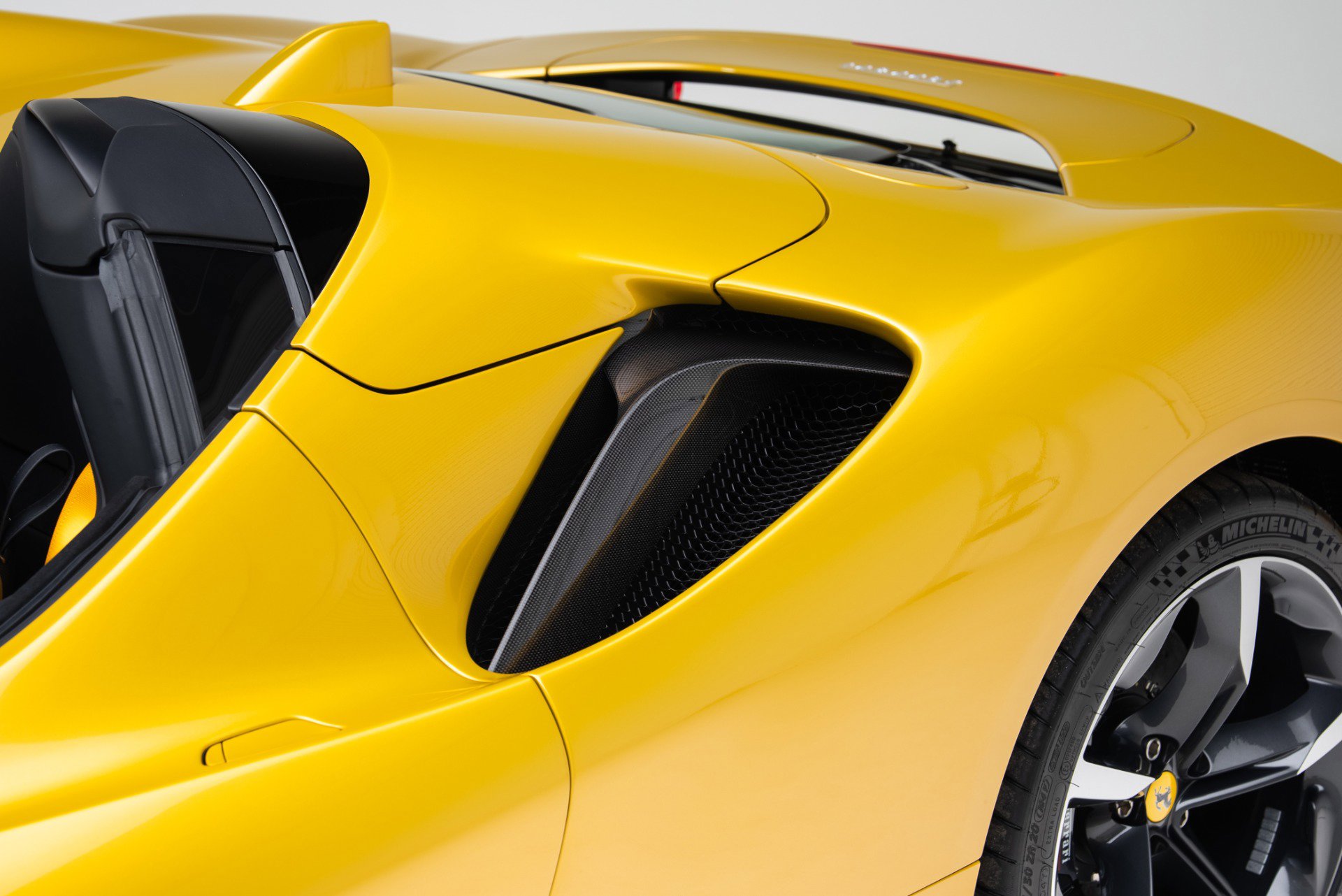 Used 2023 Ferrari SF90 Spider AWD/4WD image 16