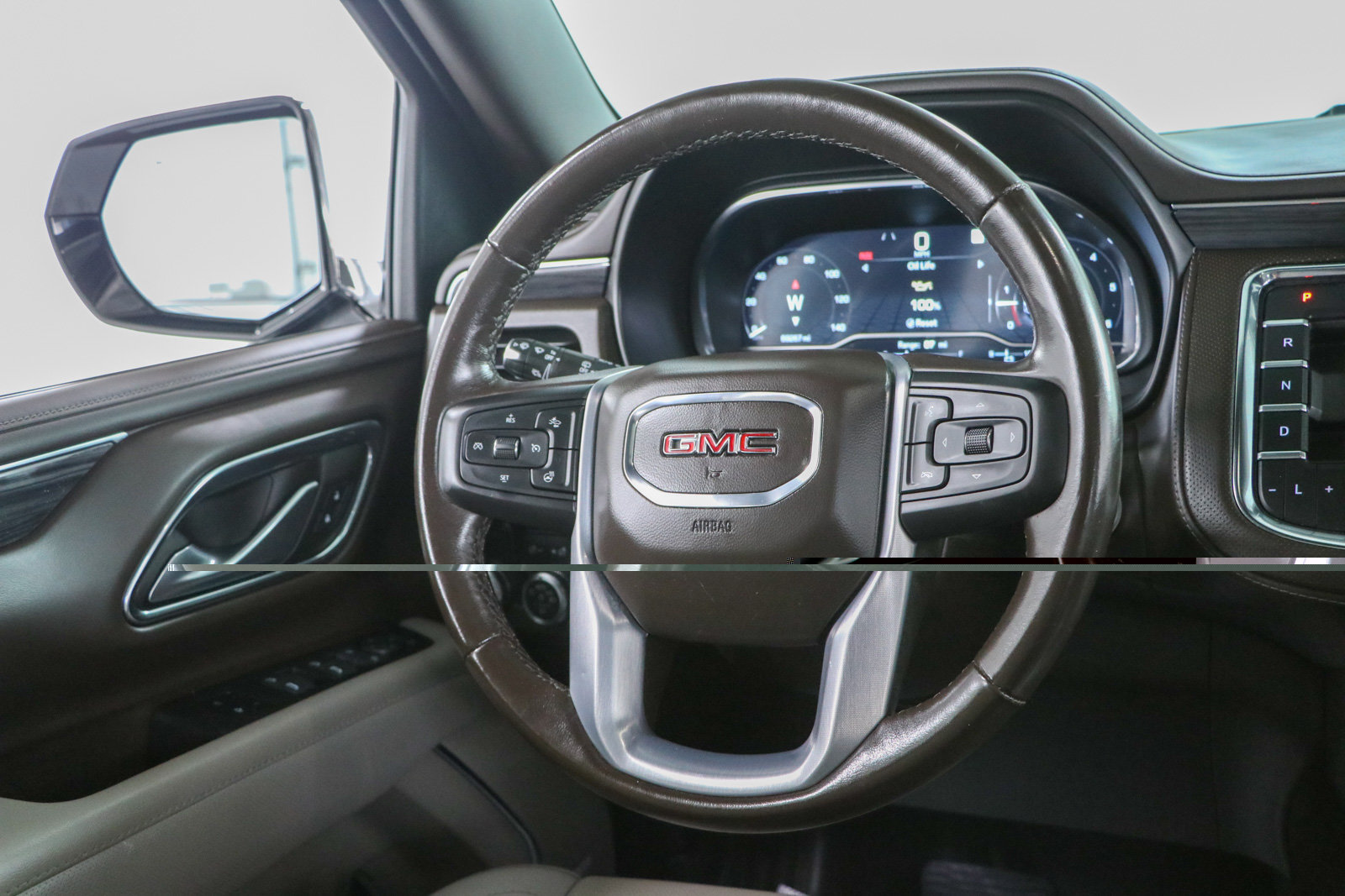 Used 2022 GMC Yukon SLT w/ SLT Premium Package RWD image 13