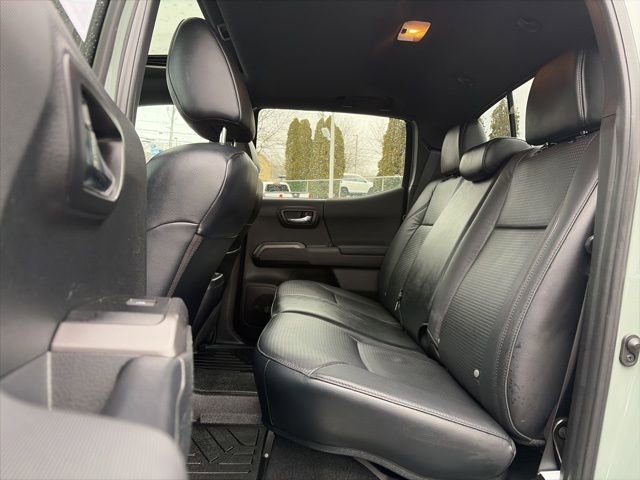 Used 2023 Toyota Tacoma TRD Off-Road w/ TRD Premium Off Road Package image 15